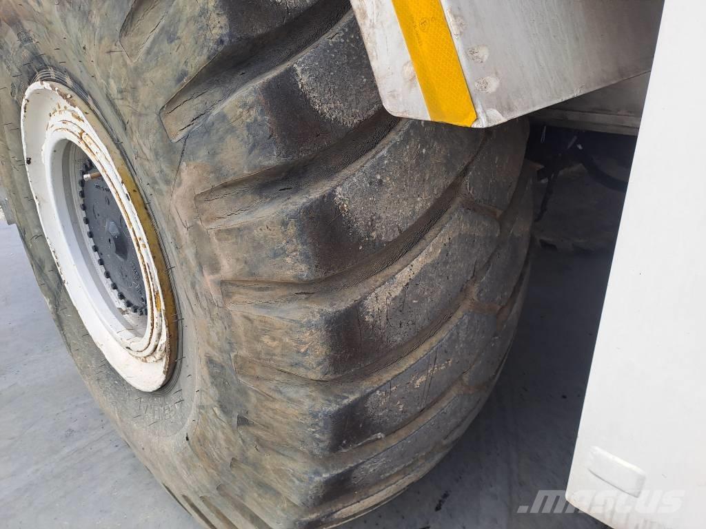 Grove RT890E Mobil daruk