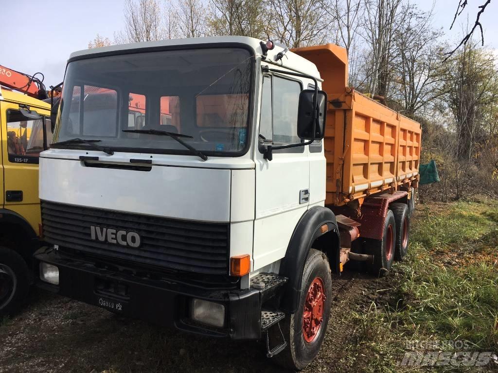 Iveco 330-26 Billenő teherautók