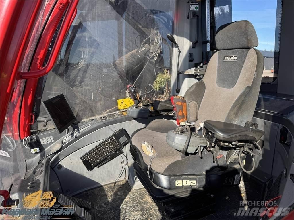 Komatsu 951 Betakarítók