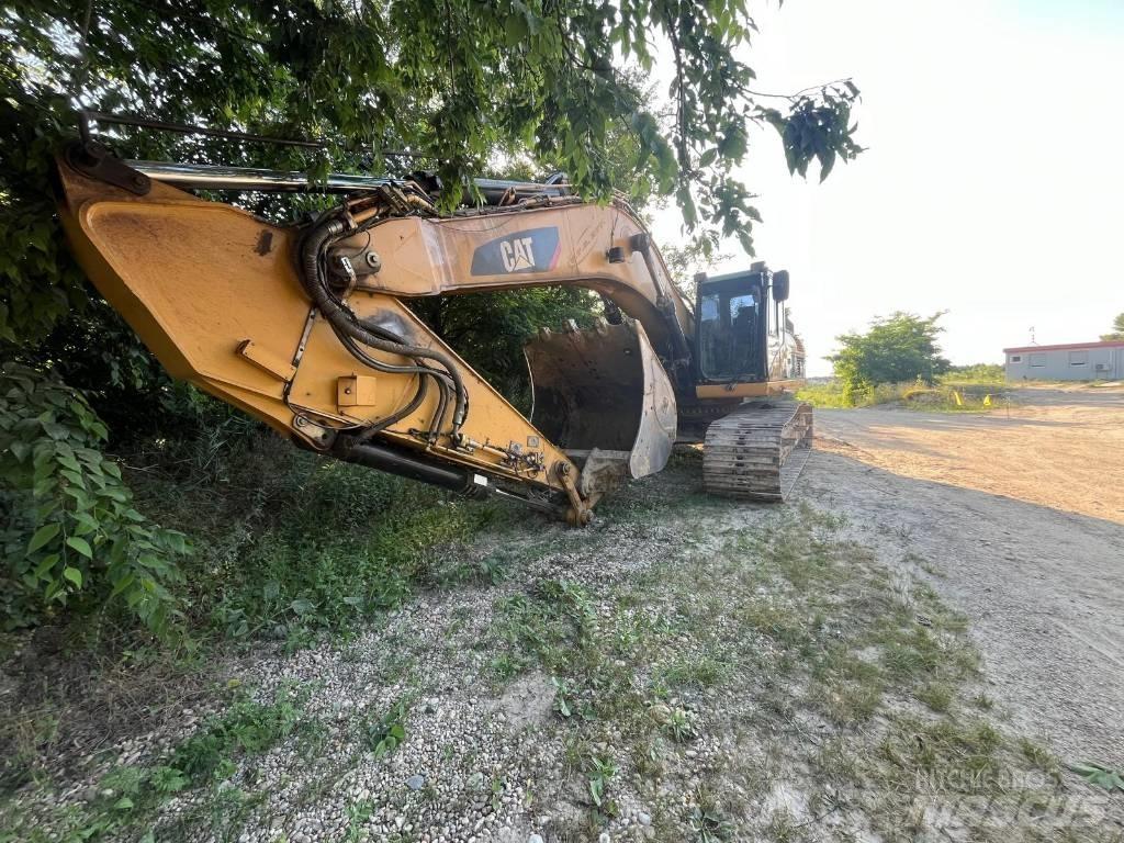 CAT 330 D Lánctalpas kotrók