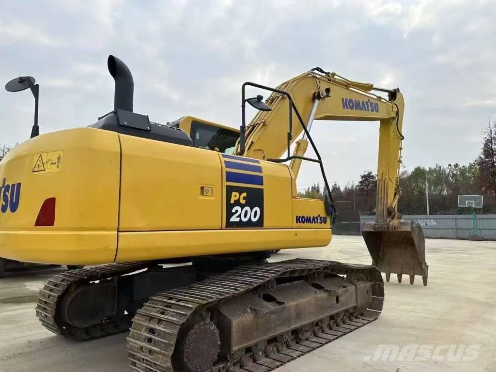 Komatsu PC 200 Lánctalpas kotrók