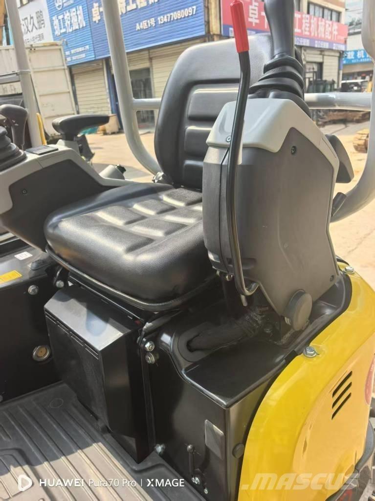 Wacker Neuson EZ 20 Lánctalpas kotrók