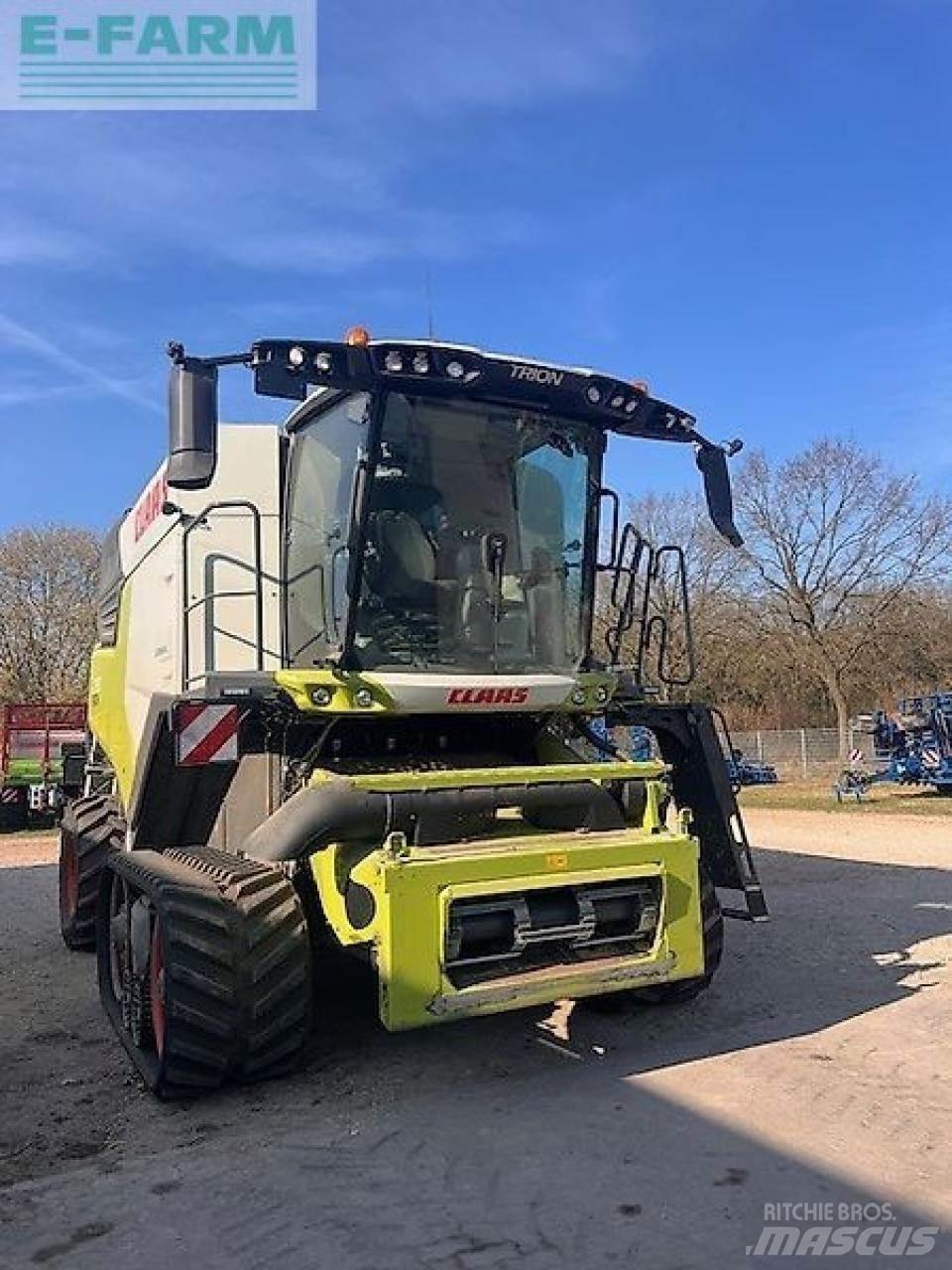 CLAAS trion 730tt Kombájnok