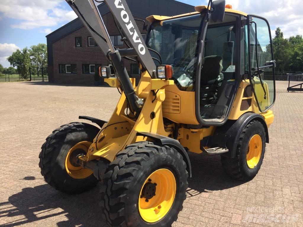 Volvo L 25 F Gumikerekes homlokrakodók