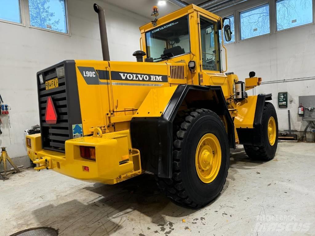 Volvo L 90C Gumikerekes homlokrakodók