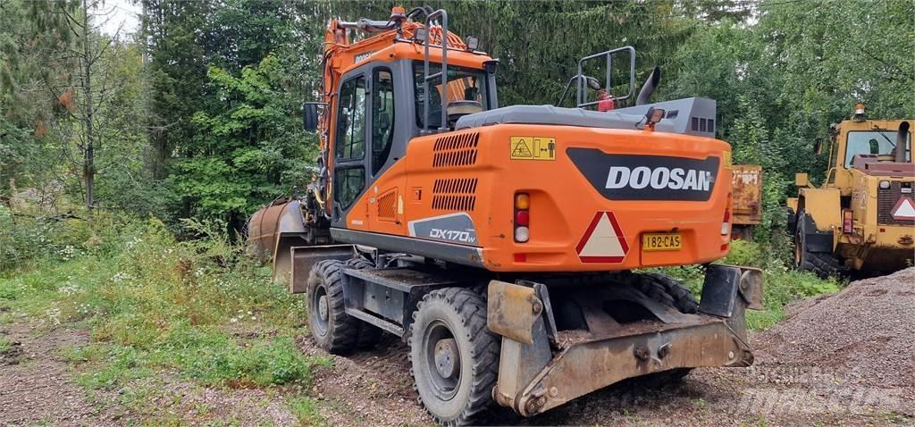 Doosan DX170W Gumikerekes kotrók