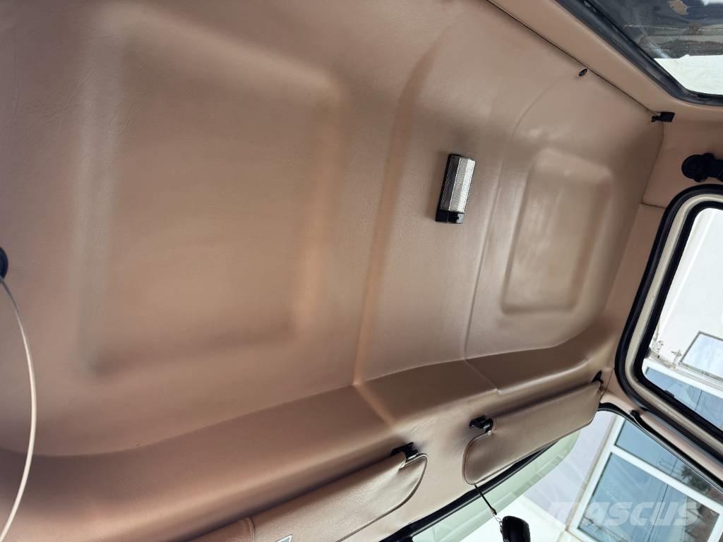 Mack CV 713 Billenő teherautók