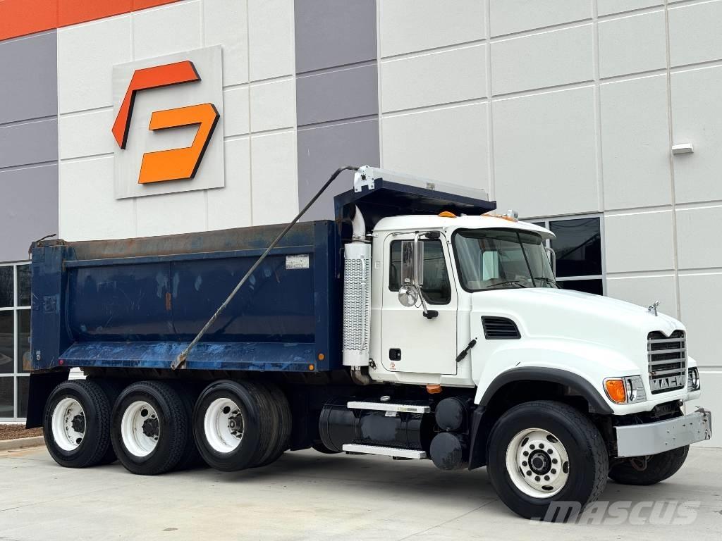 Mack CV 713 Billenő teherautók