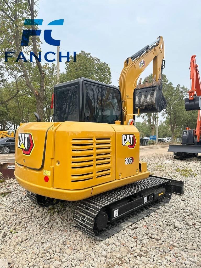 CAT 306 Mini kotrók < 7t