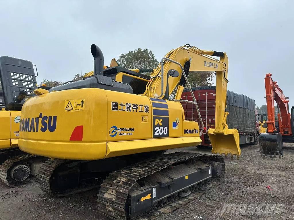 Komatsu PC 200 Lánctalpas kotrók