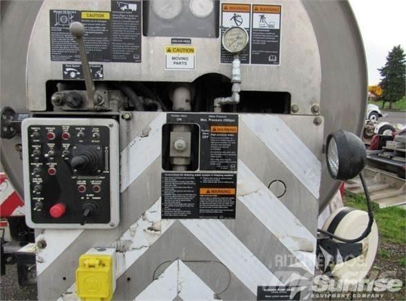 Vactor 2100 Üzemanyag tartályok