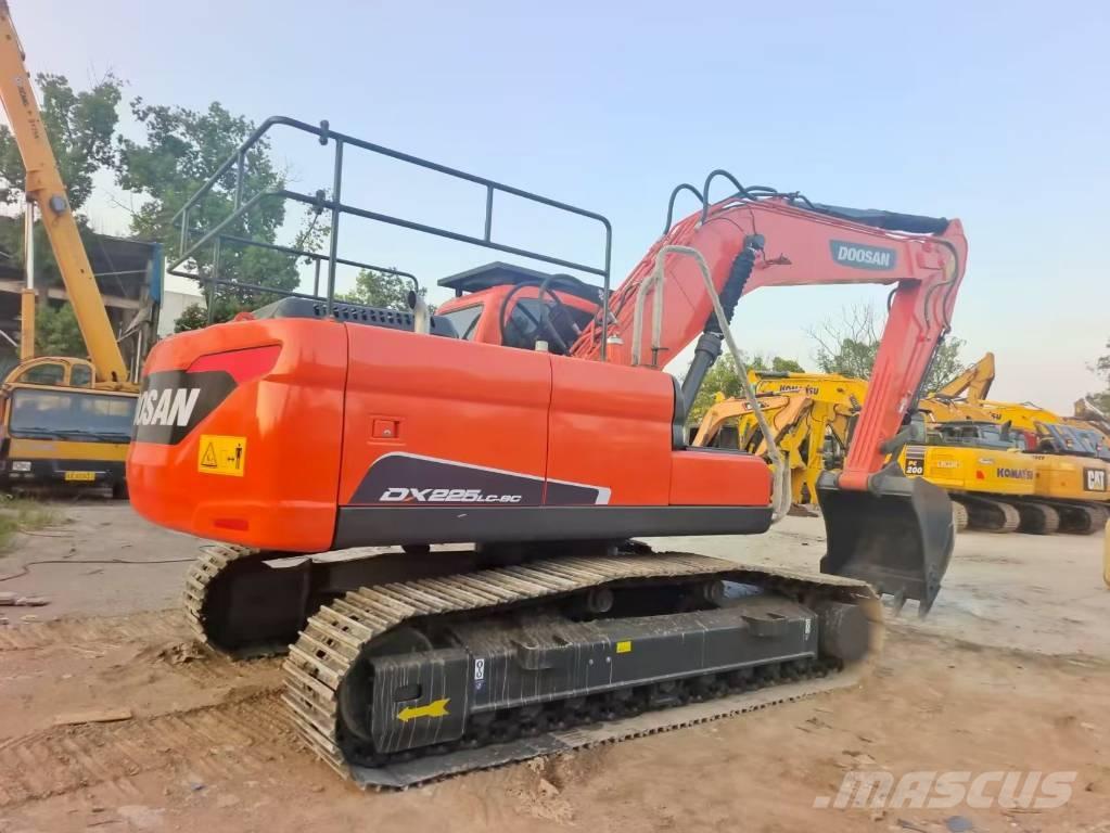 Doosan DX 225 LC-9C Lánctalpas kotrók