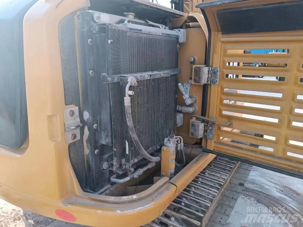 CAT 305.5 Mini kotrók < 7t