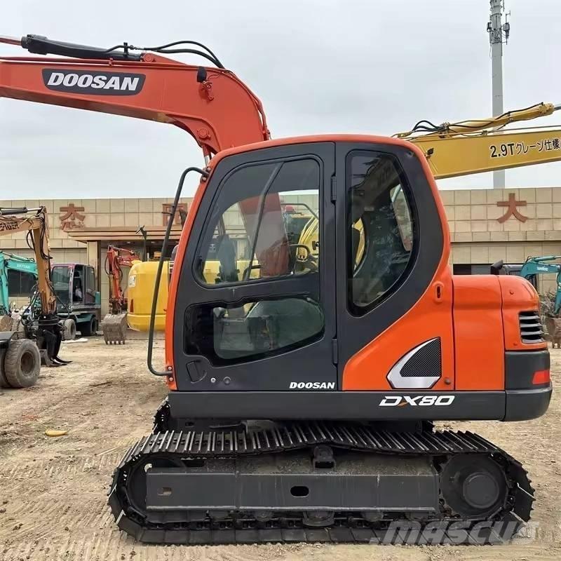 Doosan DX 80 Közepes (midi) kotrók 7 t - 12 t