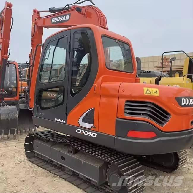 Doosan DX 80 Közepes (midi) kotrók 7 t - 12 t