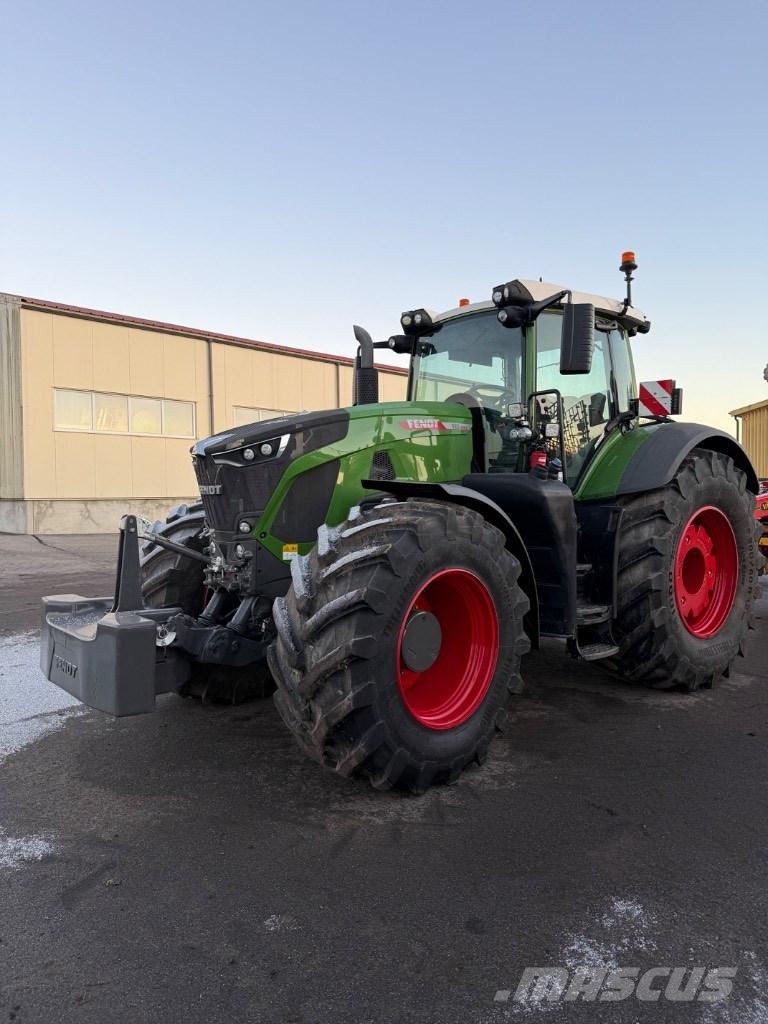 Fendt 933 Vario Traktorok