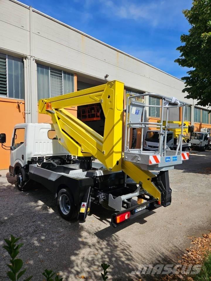 Palfinger P 200 A Teherautóra szerelt emelők és állványok