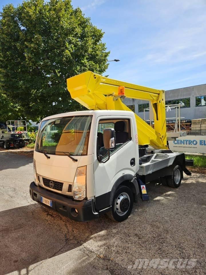 Palfinger P 200 A Teherautóra szerelt emelők és állványok