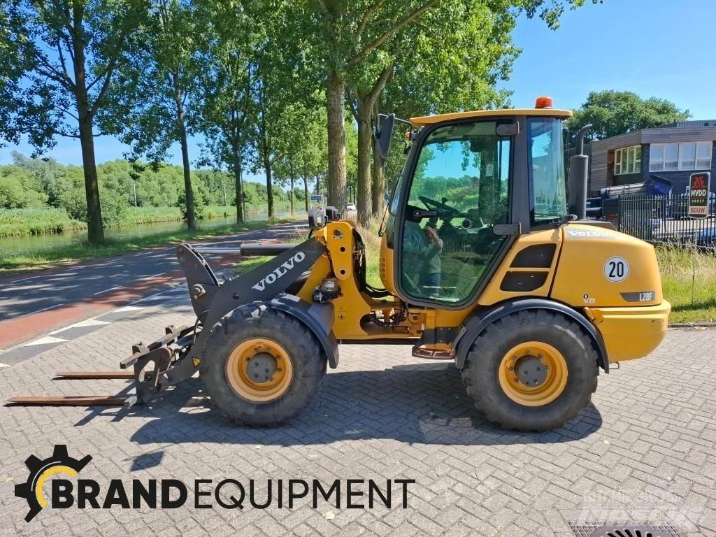 Volvo L28F Gumikerekes homlokrakodók