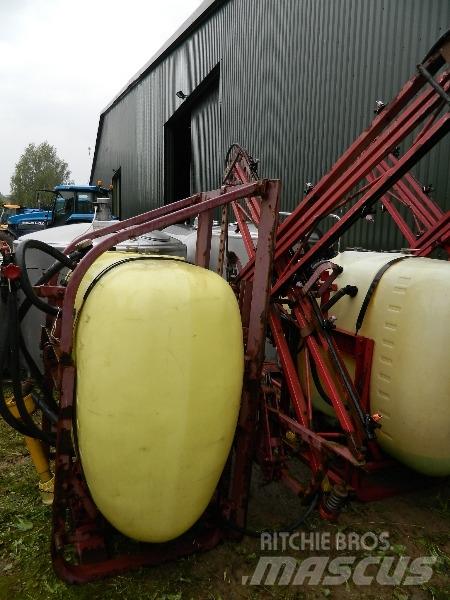 Hardi 800 Vontatott trágyaszórók