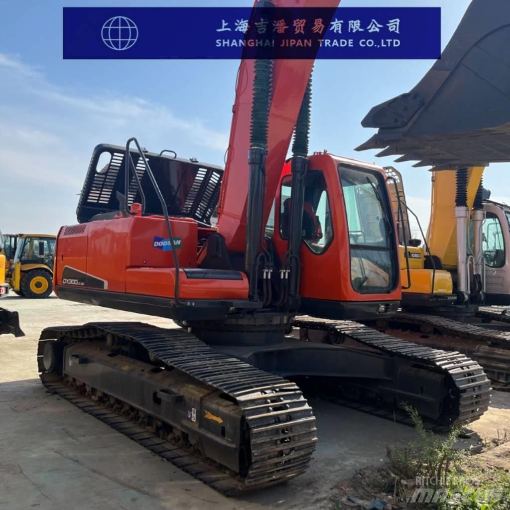 Doosan DX 300 Lánctalpas kotrók