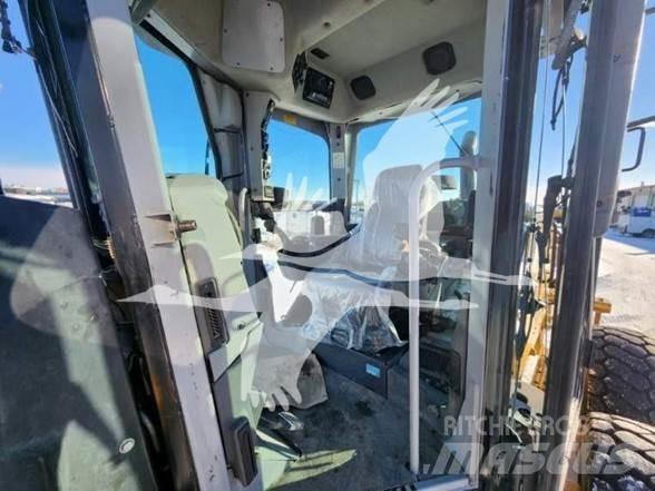 CAT 140M Gréderek