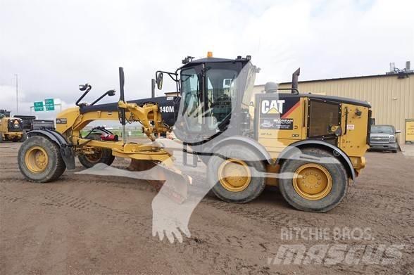 CAT 140M Gréderek