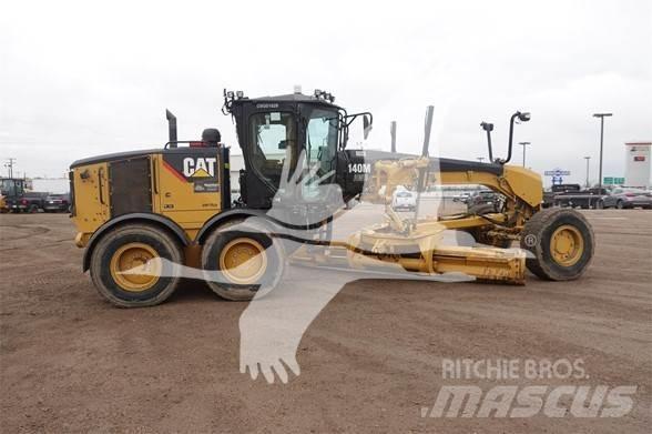 CAT 140M AWD Gréderek
