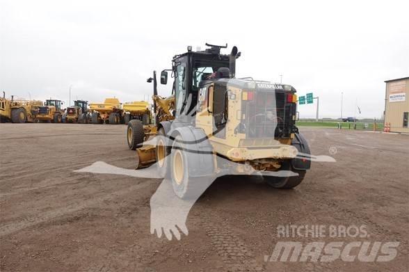 CAT 140M AWD Gréderek