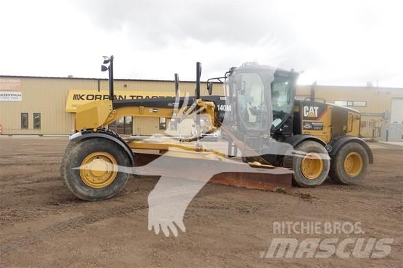 CAT 140M AWD Gréderek