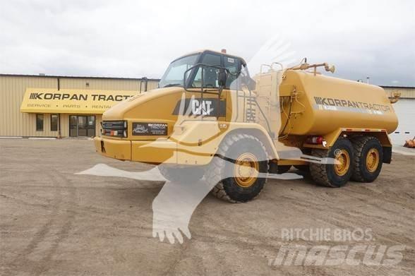 CAT 730 Vízszállító teherautók