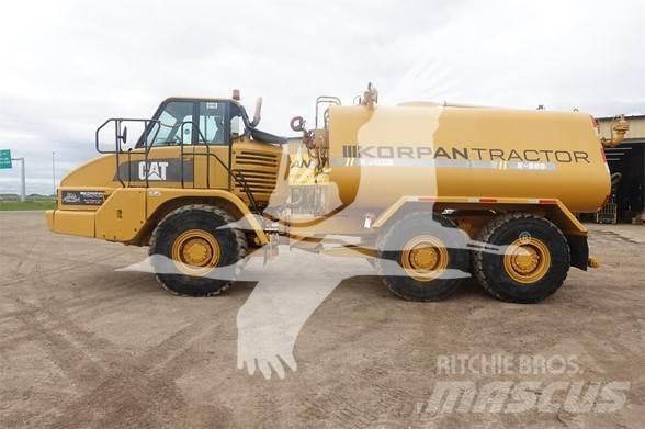 CAT 730 Vízszállító teherautók