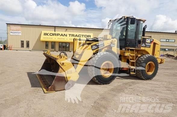 CAT 928H Gumikerekes homlokrakodók
