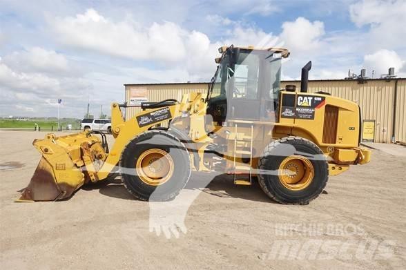 CAT 928H Gumikerekes homlokrakodók