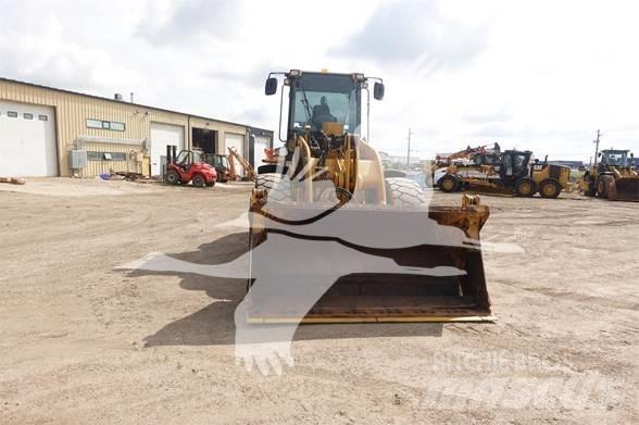 CAT 928H Gumikerekes homlokrakodók