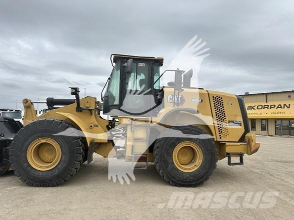 CAT 966M Gumikerekes homlokrakodók