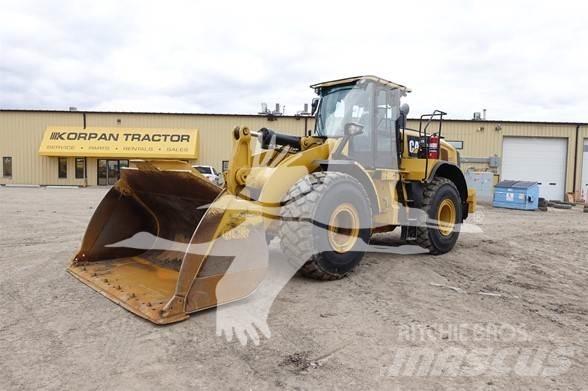 CAT 966M XE Gumikerekes homlokrakodók