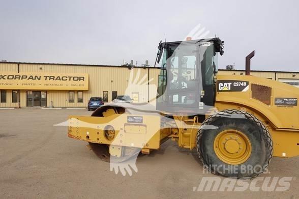 CAT CS74B Egydobos hengerek