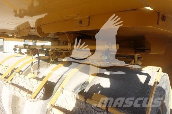 CAT PS-360C Pneumatikus kerekes hengerek