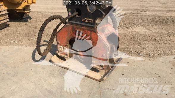 NPK C8C Vontatott vibrátoros hengerek