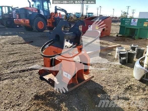 NPK C8C Vontatott vibrátoros hengerek