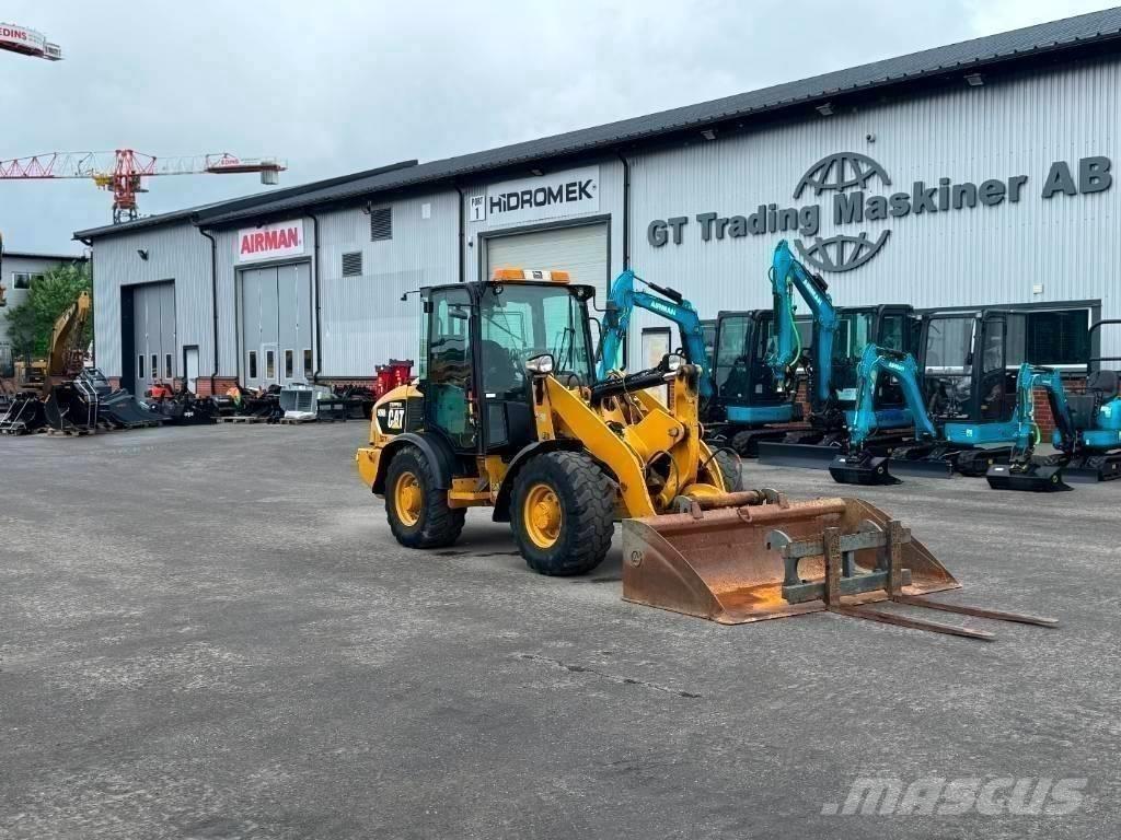 CAT 906 H 2 Gumikerekes homlokrakodók