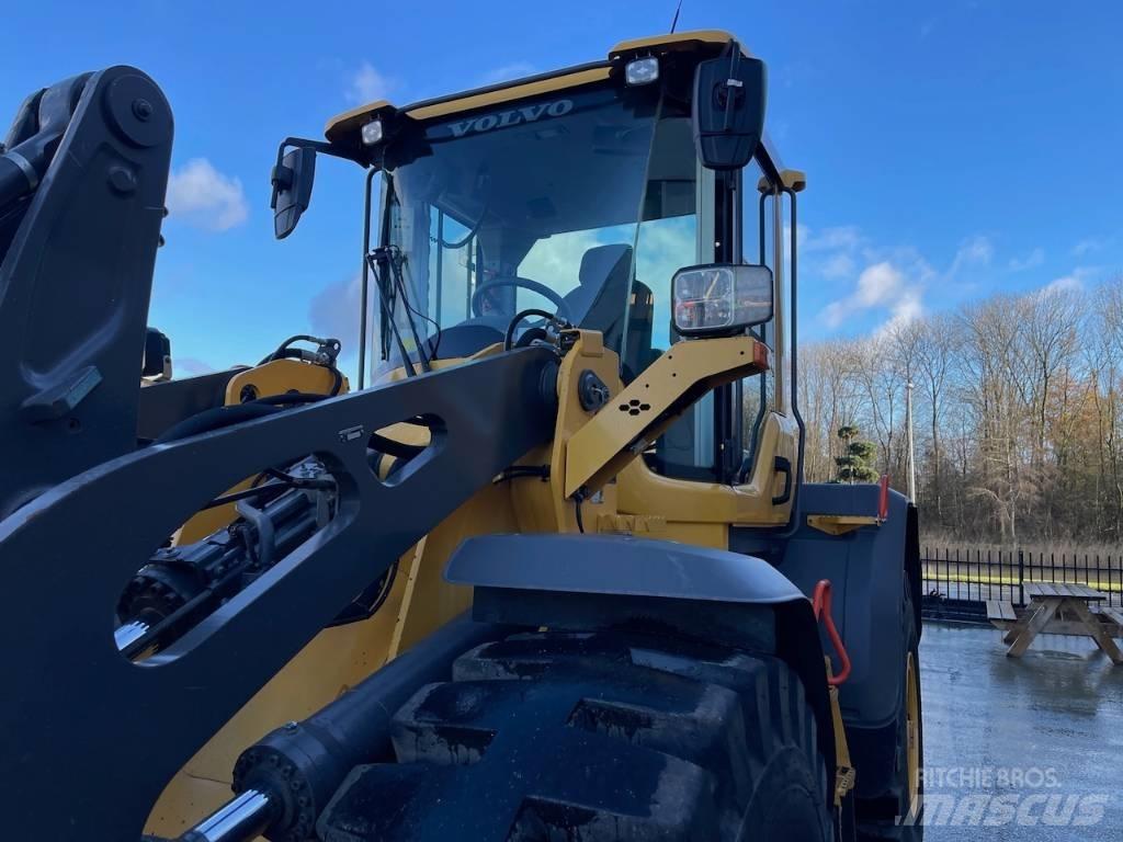 Volvo L 90 H Gumikerekes homlokrakodók