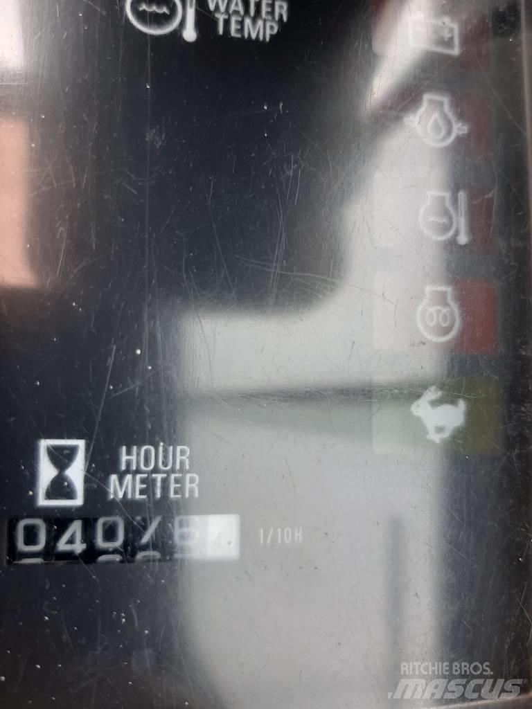 Takeuchi TB016 Mini kotrók < 7t