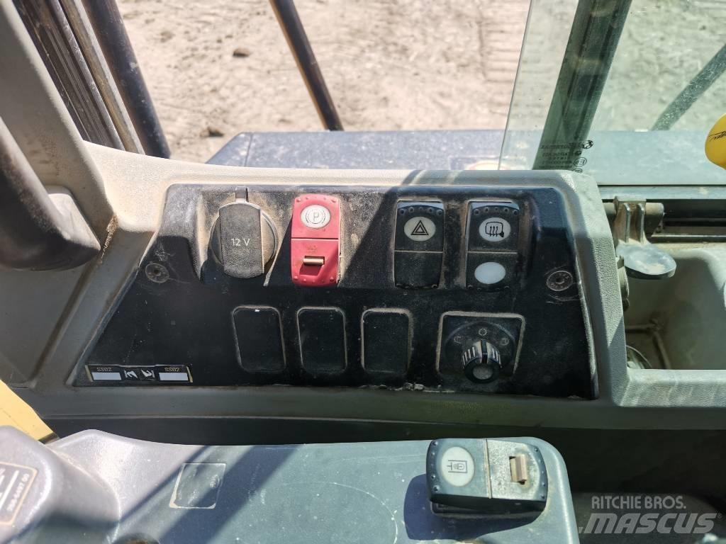 CAT 962 M Gumikerekes homlokrakodók