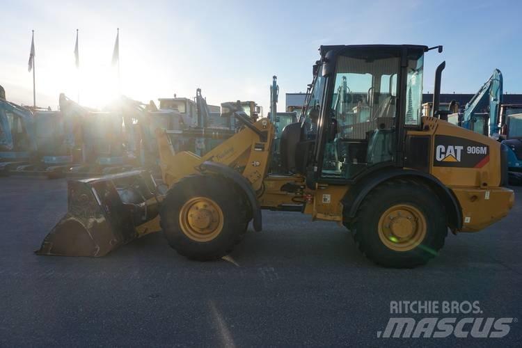 CAT 906 M Gumikerekes homlokrakodók