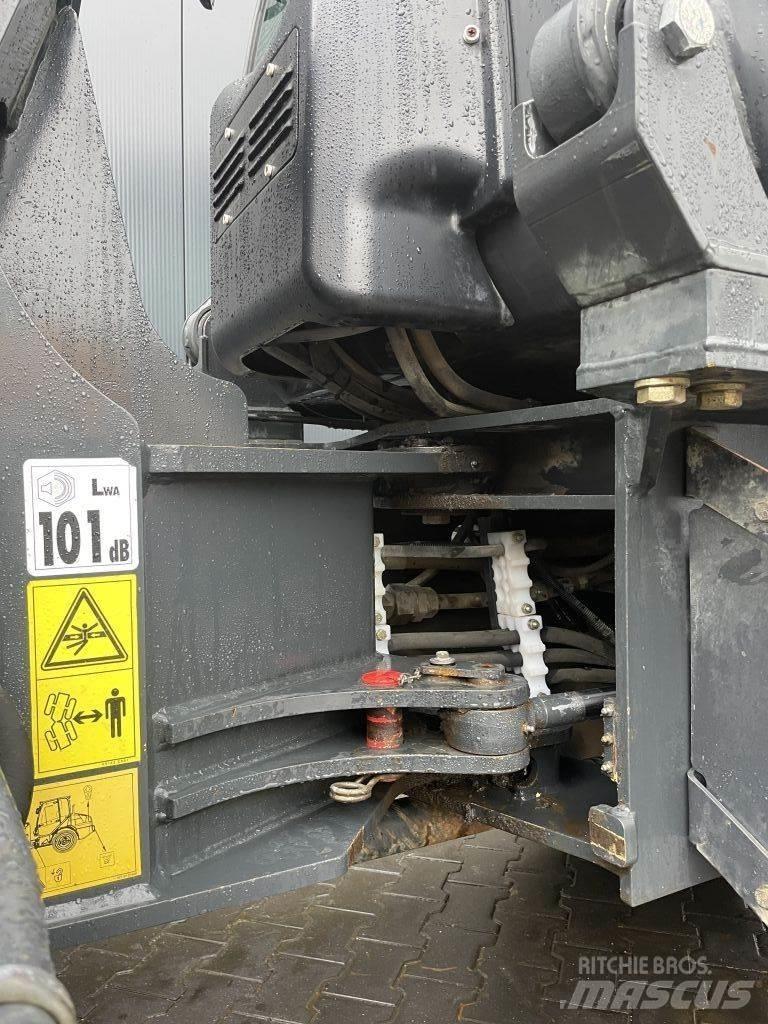Komatsu WA80-6 Gumikerekes homlokrakodók