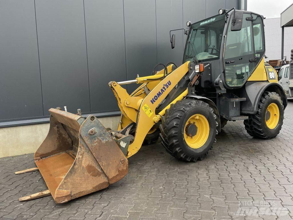 Komatsu WA80-6 Gumikerekes homlokrakodók