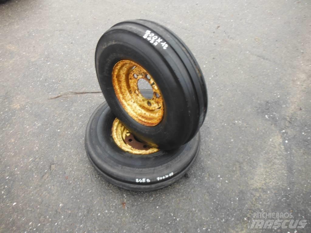 Dunlop 7.00X12 Gumiabroncsok, kerekek és felnik