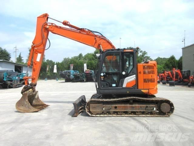 Hitachi ZX 135 US-7 Lánctalpas kotrók